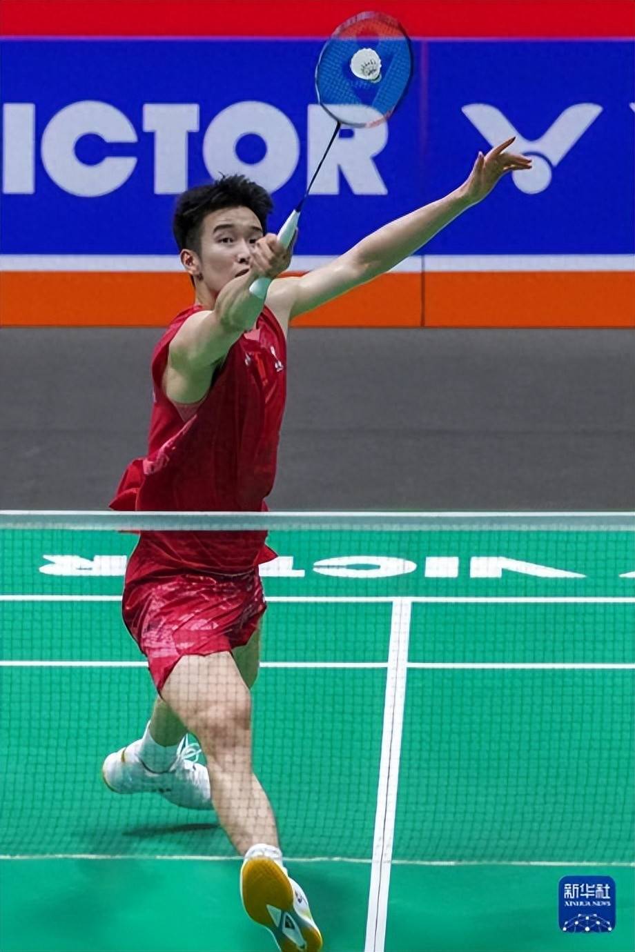 开云体育-羽毛球选手爆冷获胜，专家预测失准