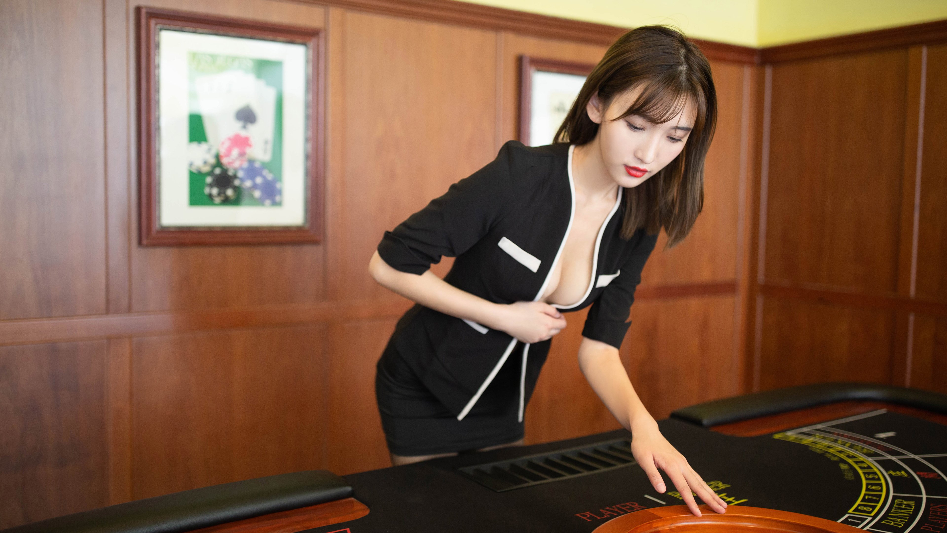 开云体育中国-铁壁防线锁死马里锋芒，奥纳纳生涯之夜点燃胜利之光