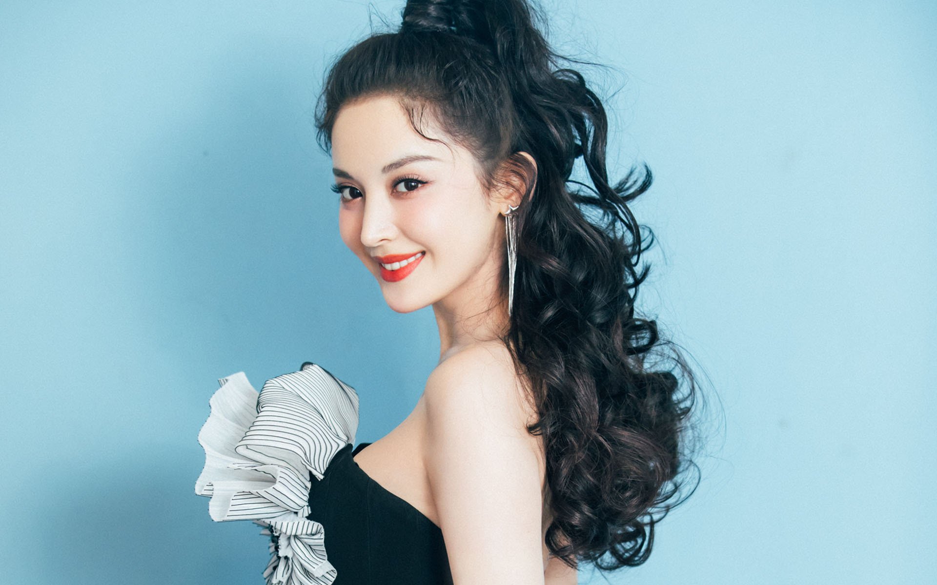 开云体育app-总决赛巅峰对决，快船血拼尼克斯，杰伦格林接管比赛创奇迹