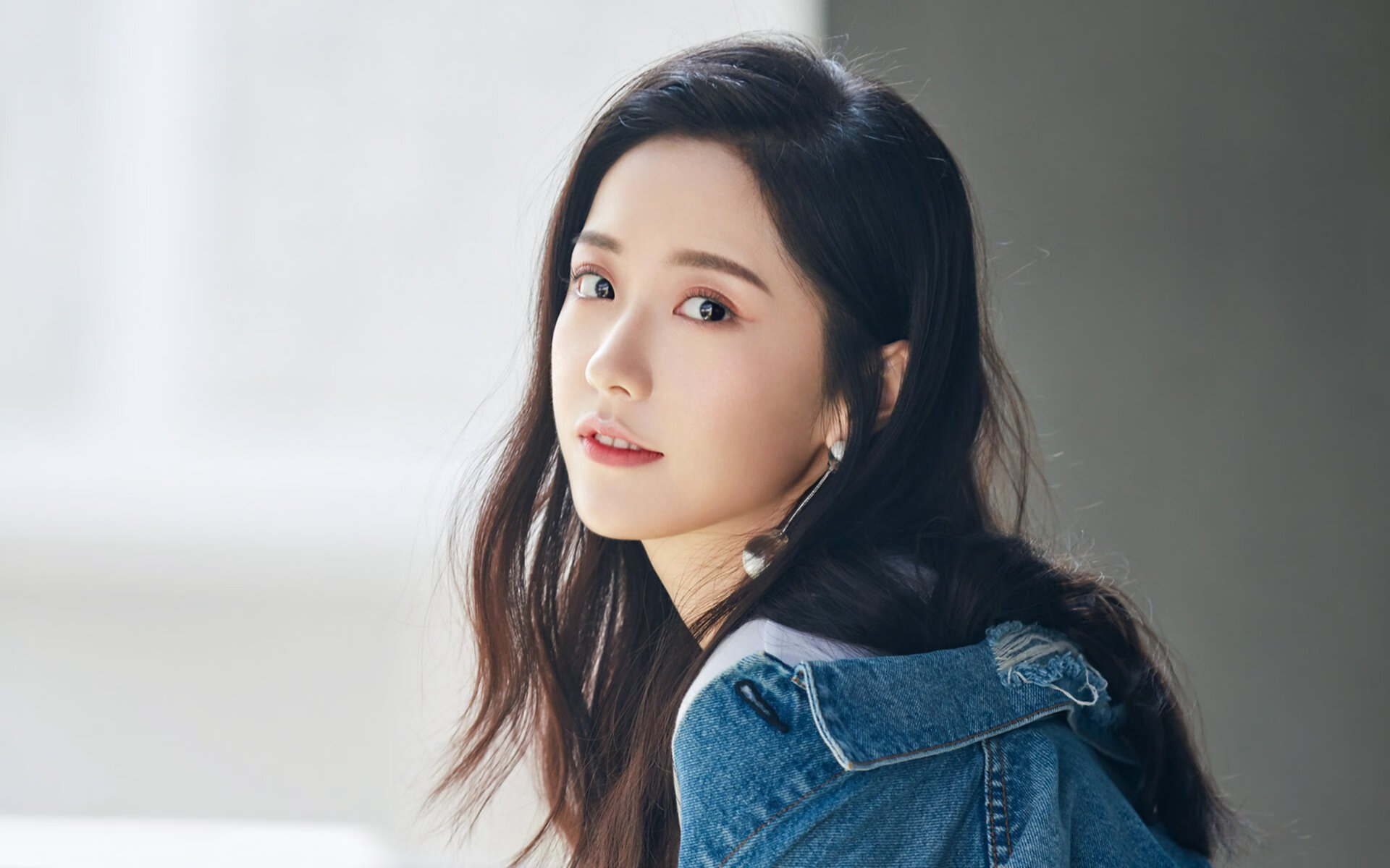 蓝白狂潮下的独舞,2026世界杯A组焦点战,墨西哥碾压乌拉圭,姆巴佩成就世纪唯一